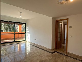 Piso en venta en Las Cancelas - Valdeolletas en Marbella