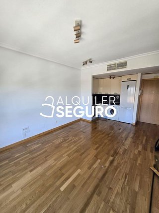 Piso en alquiler en La Espinilla - Parque Blanco en Coslada