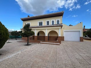 Chalet en venta en Cúllar Vega