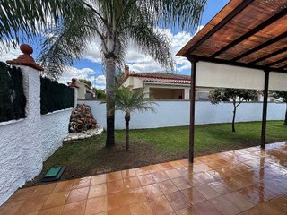 Chalet en alquiler en Espartinas