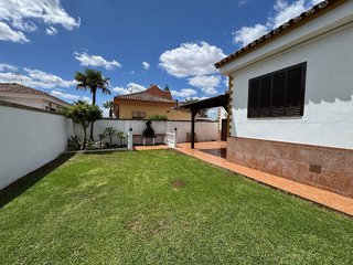 Chalet en alquiler en Espartinas