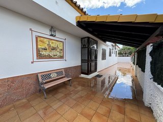 Chalet en alquiler en Espartinas