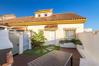 Casa adosada en venta en Zona el Higuerón en Benalmádena