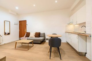Piso en alquiler en Castillejos en Madrid