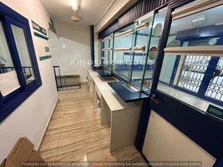 Local comercial en venta en Pubilla Cases en Hospitalet de Llobregat, L´