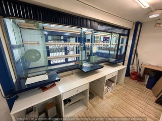 Local comercial en venta en Pubilla Cases en Hospitalet de Llobregat, L´