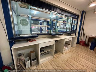 Local comercial en venta en Pubilla Cases en Hospitalet de Llobregat, L´