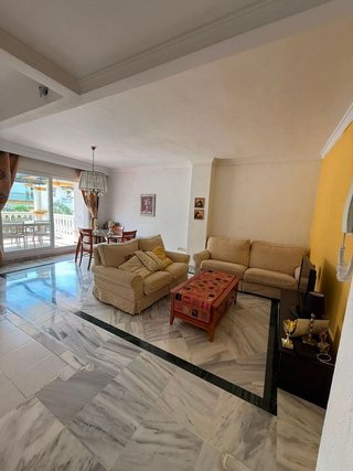 Piso en venta en Nueva Andalucía centro en Marbella