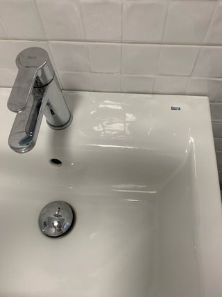 Lavabo y Espejo Azul