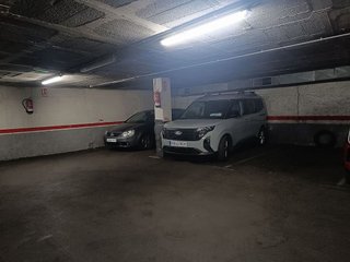 Garaje en alquiler en Pubilla Cases en Hospitalet de Llobregat, L´