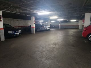 Garaje en alquiler en Pubilla Cases en Hospitalet de Llobregat, L´