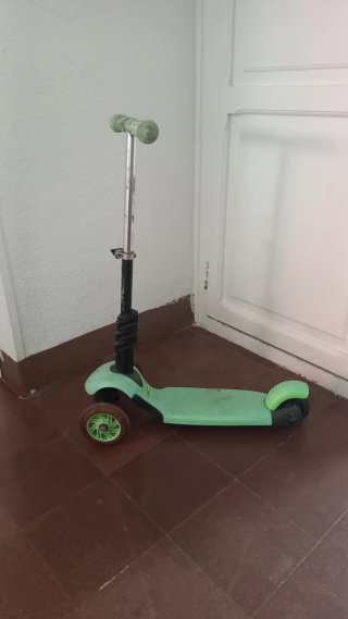 Monopatín infantil 3 ruedas verde
