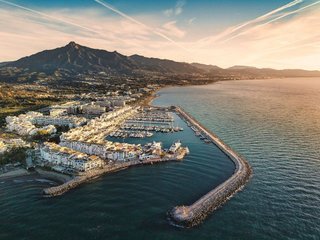 Piso en venta en Puerto Banús en Marbella