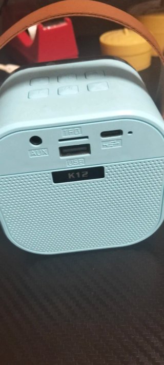 Altavoces Bluetooth diferentes