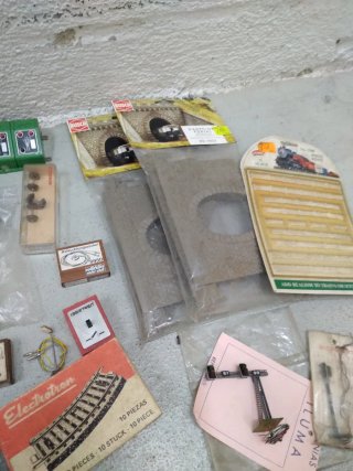 Lote accesorios y recambios ferroviarios Nuevo
