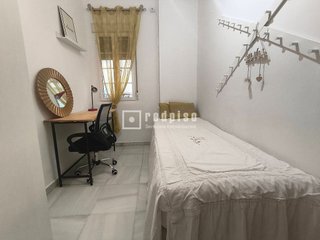 Piso en alquiler en Los Remedios en Sevilla