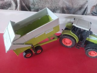 Tractor CLAAS + Remolque basculante (Escala 1/16)