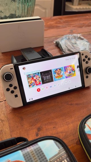Nintendo Switch OLED Bianca + Extra