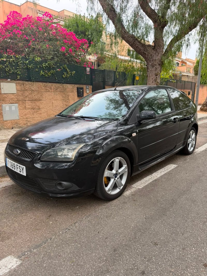 Ford Focus 1.8 TDCi Sport - foto 1
