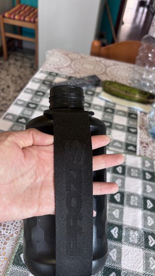 Borraccia da 1 litro nera con manico