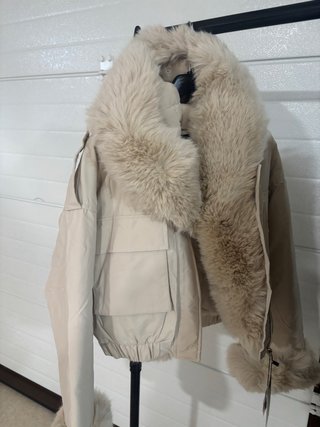 Chaqueta beige pelo talla única