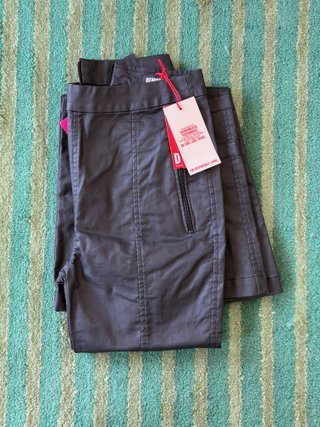 Pantalón Demobaza Beyond Level Talla M