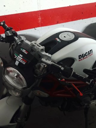 Ducati Monster 796/696