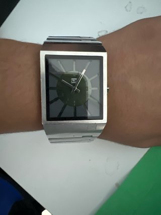 Reloj Quiksilver Hombre Negro y Plateado
