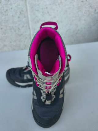 Botas montaña y trekking impermeables niña