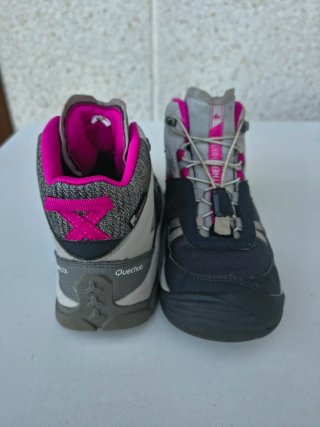 Botas montaña y trekking impermeables niña