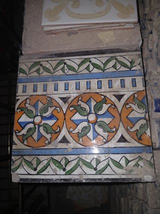 Azulejo decorativo antiguo