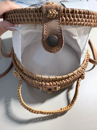 Bolso redondo de mimbre