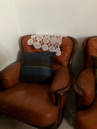 2 Poltrone in Pelle e Legno Marrone massiccio