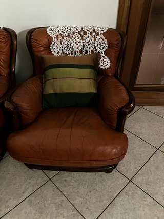2 Poltrone in Pelle e Legno Marrone massiccio