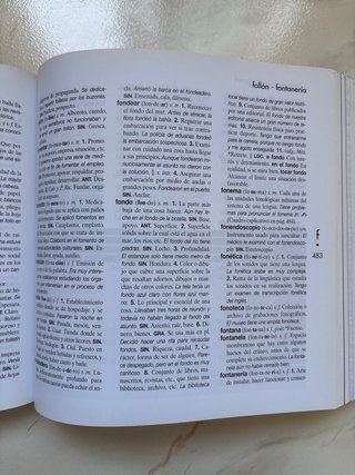 2 Diccionarios: Lengua Española y gallego
