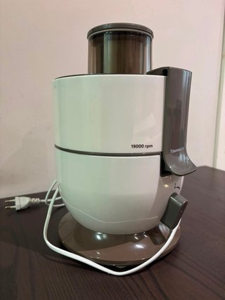 Extractor Zumos Cecotec Strong Titanium 19000