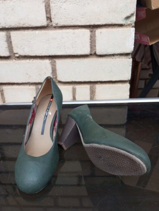 Zapatos de tacón negros talla 36