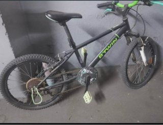 Bicicleta Btwin Negra y Verde
