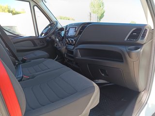 IVECO DAILY  CHASIS  3.0 CAJA CERRADA TRAMPILLA