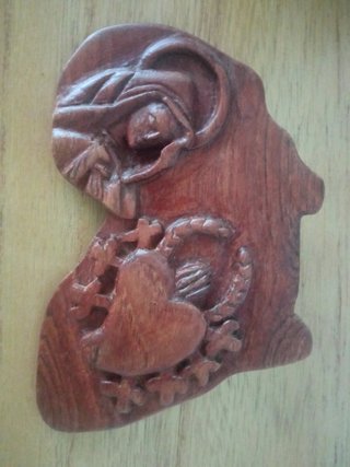 Virgen Dolorosa pequeña tallada en madera.