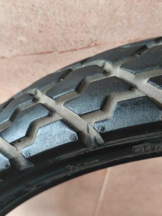 Neumatico moto 90/90-21