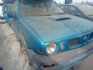 Faros Nissan Terrano