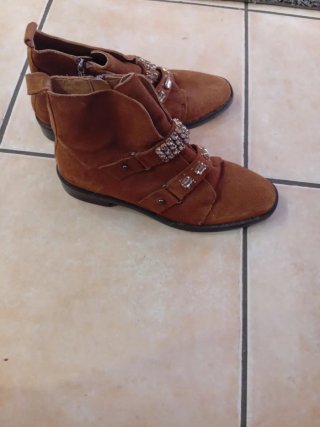 Botas de ante con pedrería