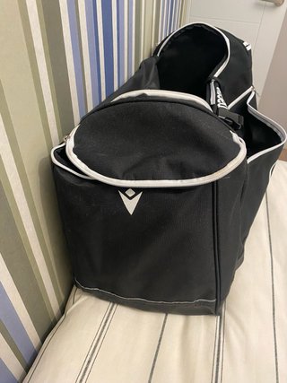 Bolsa Macron RFEF Negra