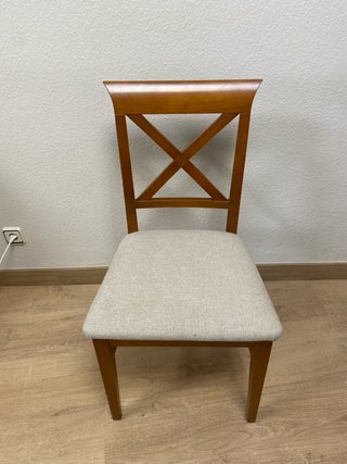 Mesa de comedor de madera y cristal