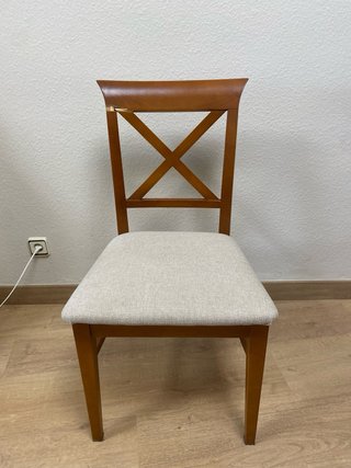 Mesa de comedor de madera y cristal