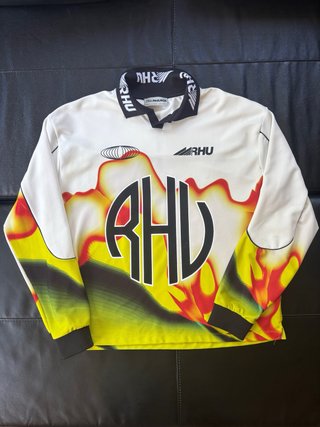 Camiseta manga larga Ruigi x Zara Talla L