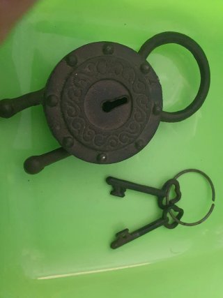 Candado antiguo decorativo
