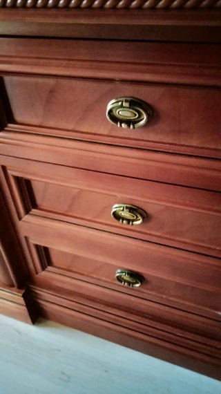 Cassettiera in legno marrone