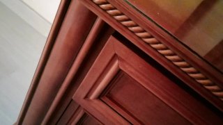 Cassettiera in legno marrone